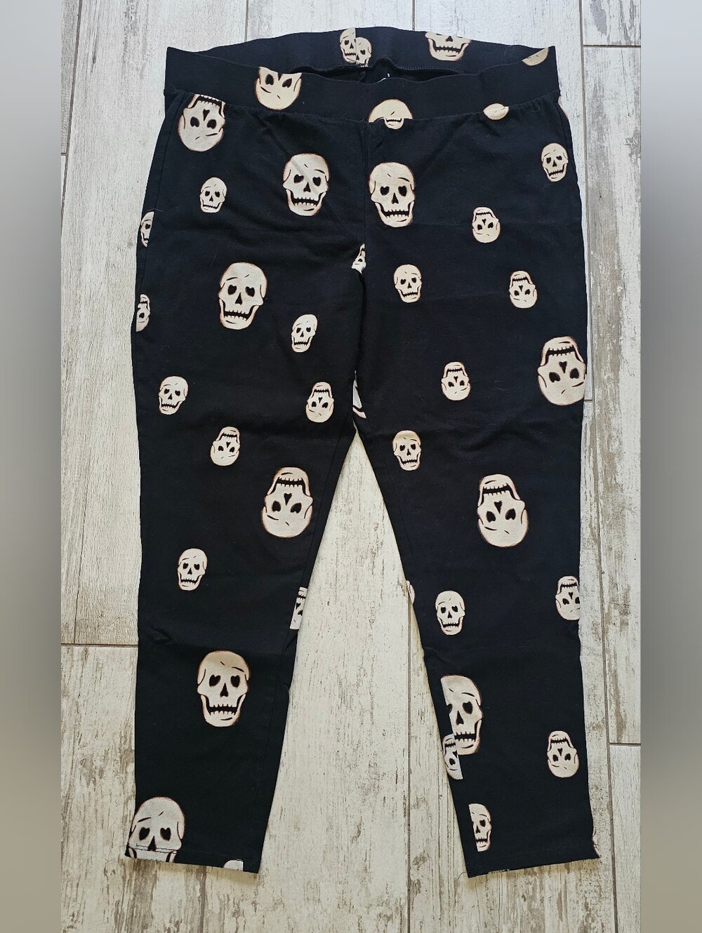 Torrid Black Skull Print Leggings 3X Like New